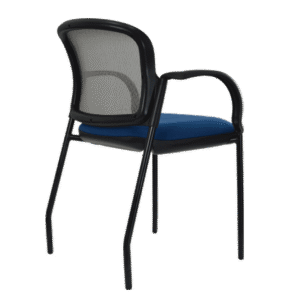 BM 540 F visitante c/brazos de 4 patas tapizada en tela y malla en el respaldo, fija