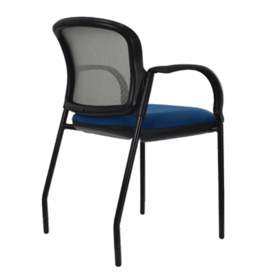 BM 540 F visitante c/brazos de 4 patas tapizada en tela y malla en el respaldo, fija